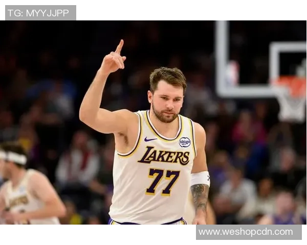 今天湖人对阵爵士精彩直播全程回顾与赛后分析