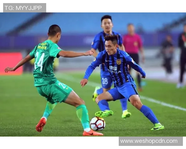 国安苏宁激烈对抗引发冲突视频曝光球迷热议赛场暴力行为