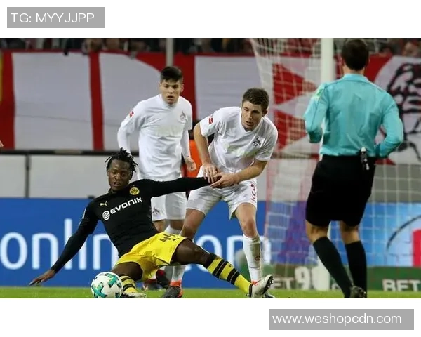 因戈尔与海登的激烈对决揭示足球战术与团队合作的重要性