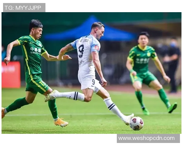 广州足球队在足球配合排行榜中荣登第七名展现团队实力与默契 广州足球队在足球配合排行榜中荣登第七名展现团队实力与默契