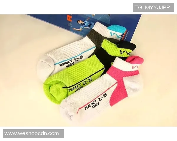 羽毛球装备选购指南：如何选择适合的球袜提升运动表现