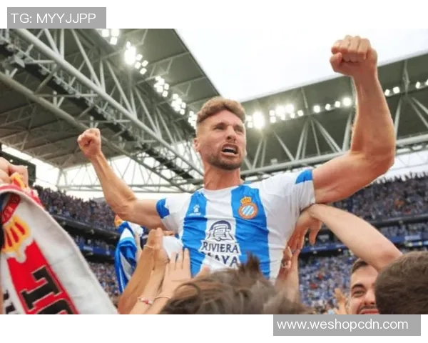 阿斯顿维拉迎战博尔顿展现英Championship激烈对抗与精彩瞬间