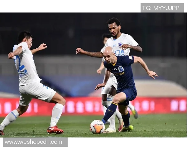 上海篮球队实力引发热议球迷对球队表现的不同看法与争论